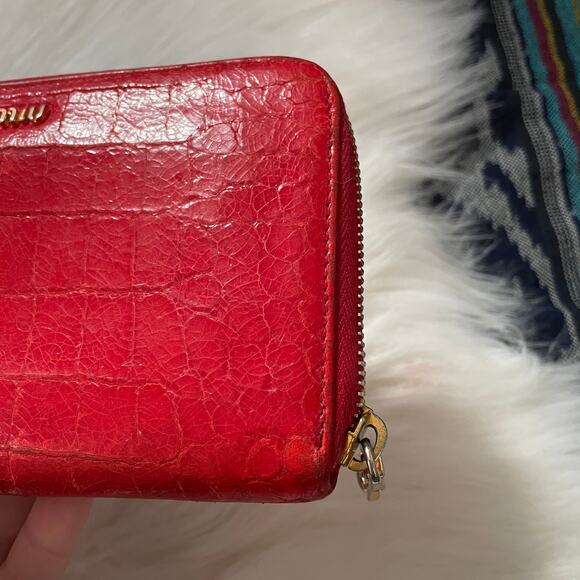 Miu Miu Vernice Crocodile Embossed Calfskin Zip Around Wallet Red 0107 - Picture 7 of 10